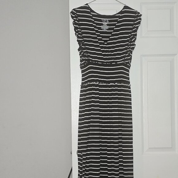 Time and Tru Black/White Maxi Dress - Picture 1 of 6